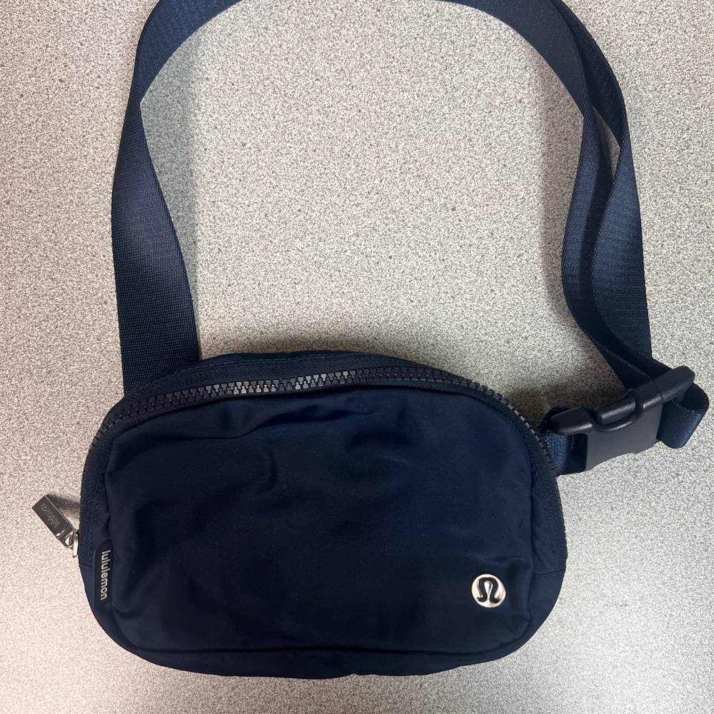 lululemon athletica Blue Belt Bag Compact Design